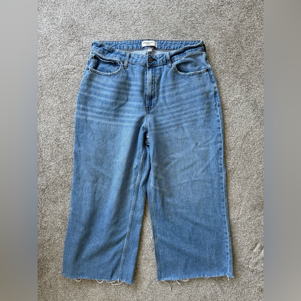 Abercrombie & Fitch Curve Love Crop Wide Leg Jeans